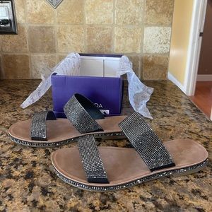 Size 9 Top Moda Sandals